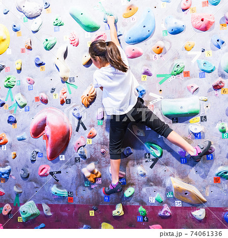ボルダリング　子供　スポーツ 74061336