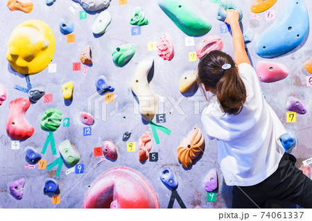 ボルダリング　子供　スポーツ 74061337