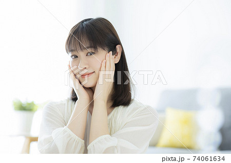 女性　ビューティー　 74061634