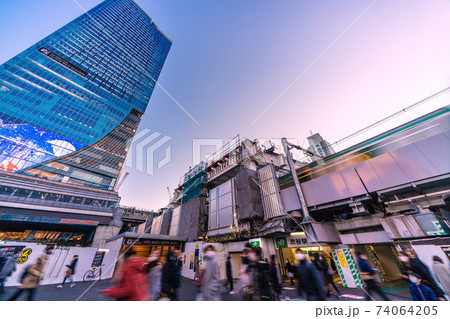 日本の東京都市景観 JR渋谷駅(出入口)がお目見え。鉄骨が姿を現した=2021年1月31日 日本の東京都市景観 JR渋谷駅(出入口)がお目見え。鉄骨が姿を現した=2021年1月31日 74064205