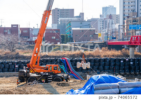 川の護岸工事 74065572