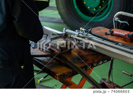 地域を支える 74066603