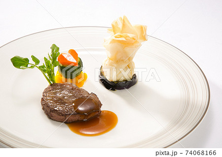フレンチコースのメインビーフステーキ の写真素材