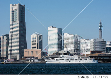 横浜港大さん橋とみなとみらい 74071799