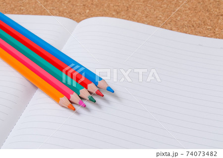 ノート、色鉛筆、文房具、勉強、紙、鉛筆、学習、筆記用具、事務用品 ノート、色鉛筆、文房具、勉強、紙、鉛筆、学習、筆記用具、事務用品 74073482