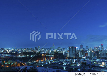 夜明け直前の青葉城址からみた仙台市街の夜景 冬 宮城県仙台市の写真素材 夜明け直前の青葉城址からみた仙台市街の夜景 冬 宮城県仙台市の写真素材
