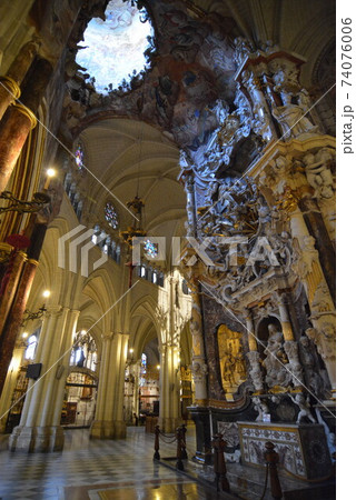 スペイン　トレド 74076006