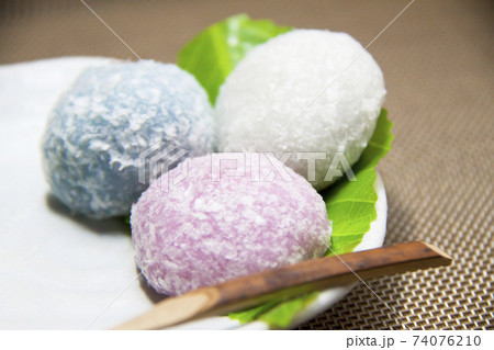 あじさい色の和菓子 あじさい色の和菓子 74076210