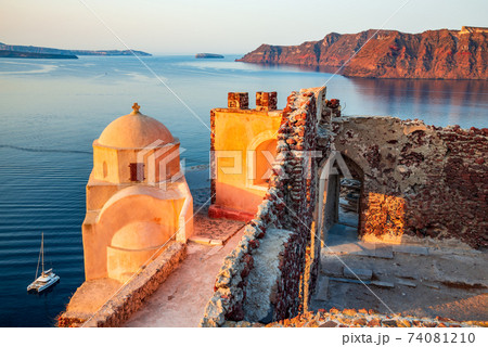 Oia sunrise on Santorini Island, Greece Oia sunrise on Santorini Island, Greece 74081210