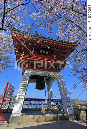 尾道 桜満開 千光寺 鐘楼 尾道 桜満開 千光寺 鐘楼 74090098