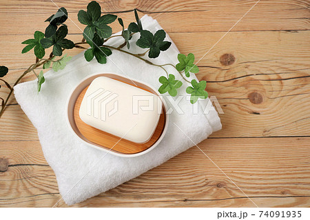 せっけんとタオル 74091935
