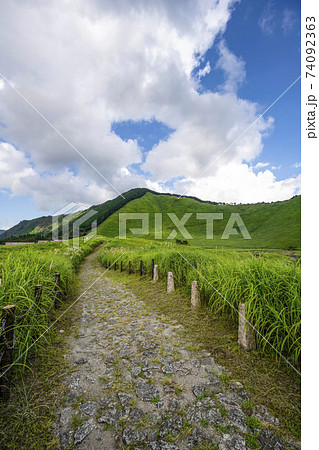 夏の曽爾高原（奈良県） 74092363