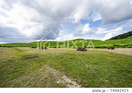 夏の曽爾高原（奈良県） 74092425
