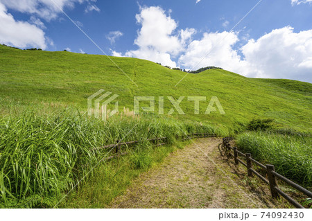 夏の曽爾高原(奈良県) 夏の曽爾高原(奈良県) 74092430