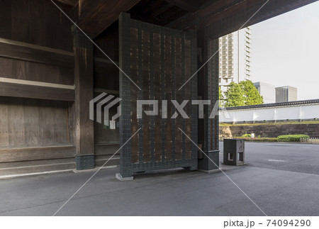 大手門　江戸城　門　皇居東御苑　旧江戸城　二の丸　三の丸　 74094290