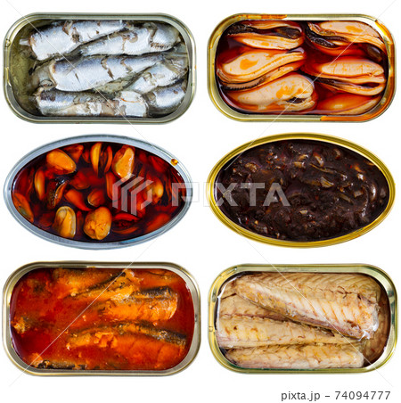 Set of fish and seafood isolated on white Set of fish and seafood isolated on white 74094777