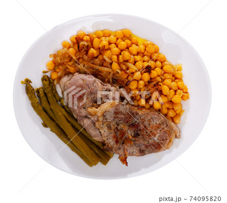Delicious dish of lamb, chickpeas and asparagus 74095820