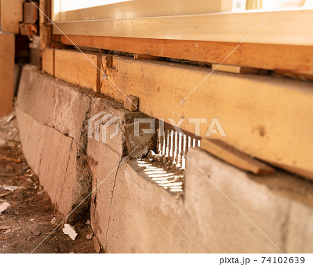 建築 リフォーム素材 築40年住宅 傾いた基礎(立ち上がり) 実例 建築 リフォーム素材 築40年住宅 傾いた基礎(立ち上がり) 実例 74102639