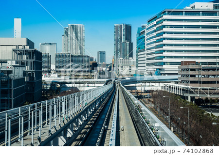 ゆりかもめ軌道と豊洲大橋 ゆりかもめ軌道と豊洲大橋 74102868