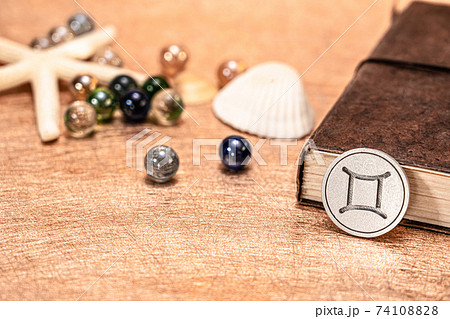 星座　占い　ふたご座 74108828