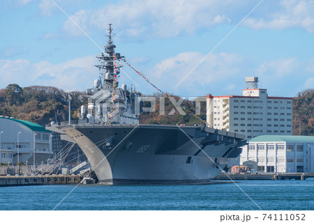 天皇誕生日の護衛艦いずも 74111052
