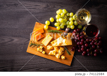 ワインとチーズ 74112084