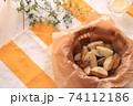フライドポテト 74112186
