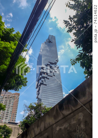 Looking up at The King Power Mahanakhon skyscraper. Looking up at The King Power Mahanakhon skyscraper. 74114622