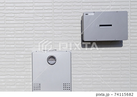 住宅の太陽光発電用パワーコンディショナ装置(PCS、給湯器) 住宅の太陽光発電用パワーコンディショナ装置(PCS、給湯器) 74115682