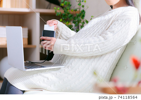 パソコン　ICカードリーダー　妊婦　 74118564