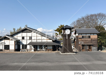 堤防道路から見た中山道会館と糸遊庵 堤防道路から見た中山道会館と糸遊庵 74119338