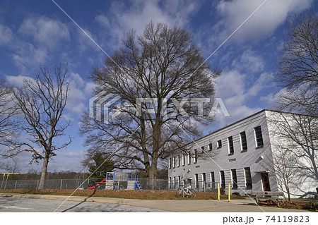 アメリカの郊外住宅地：グリーンベルトのコミュニティ・センターの写真