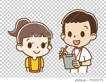 男性看護師から問診を受ける女の子（笑顔） 74120771