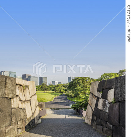 天守閣跡　江戸城天守跡　本丸　御殿　石積　石垣 74122325