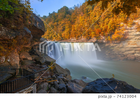 umberland Falls State Resort Park, Kentucky, USA 74123004