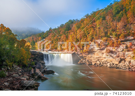 umberland Falls State Resort Park, Kentucky, USA 74123010