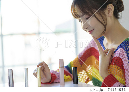 Female makeup beauty Female makeup beauty 74124031