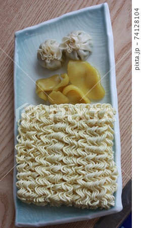 であれば、 必需品 餃子 74128104