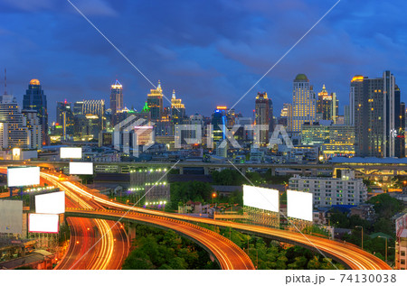 Elevated expressway. 74130038