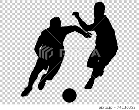 ドリブルでかわすサッカー選手のシルエット 74130352