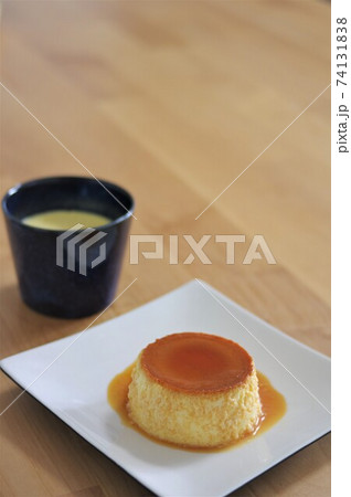 手作りプリン【縦、和食器】 74131838