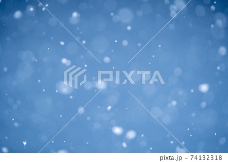 降雪 舞う雪 冬のイメージ 降雪 舞う雪 冬のイメージ 74132318