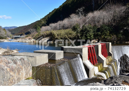長篠堰堤　新城のナイアガラの滝 74132729