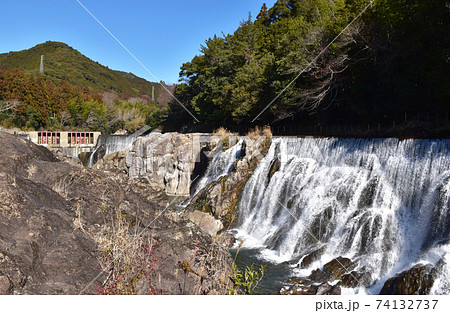 長篠堰堤　新城のナイアガラの滝 74132737