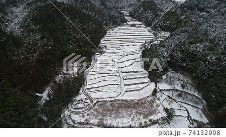 雪景色の石釜棚田 雪景色の石釜棚田 74132908
