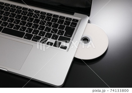 ノートパソコンとDVD ノートパソコンとDVD 74133800