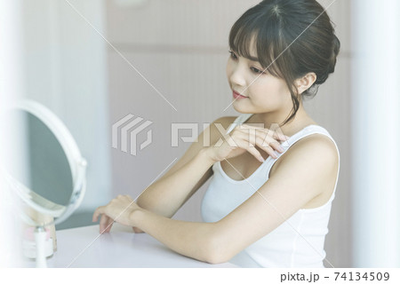 女性 ビューティー 女性 ビューティー 74134509