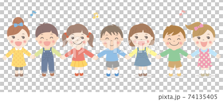 手をつないで歌う子供たち 74135405