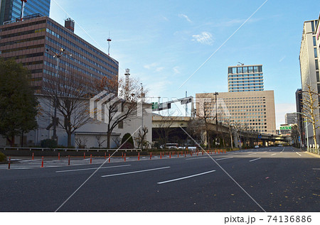 都道402号線(錦町有楽町線) 神田橋交差点から西方向を見る 都道402号線(錦町有楽町線) 神田橋交差点から西方向を見る 74136886
