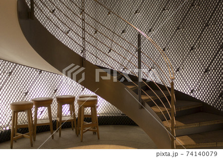 椅子と階段のある空間 椅子と階段のある空間 74140079